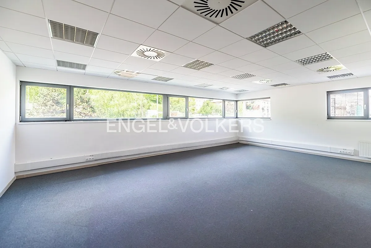 Pronájem kanceláře 130 m²